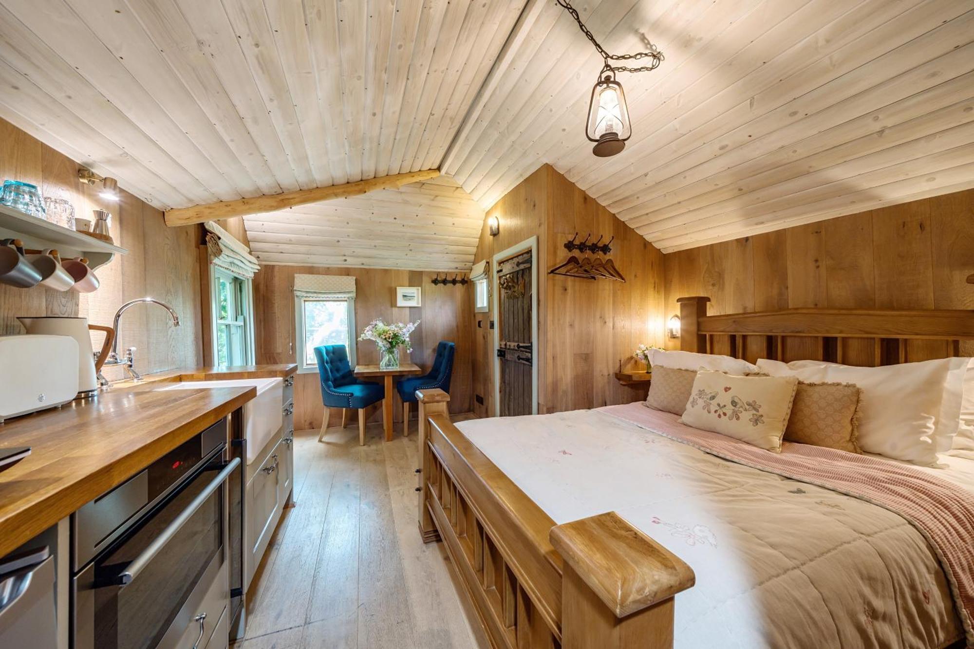 The Treehouse At Salcombe Farm Villa Exterior photo