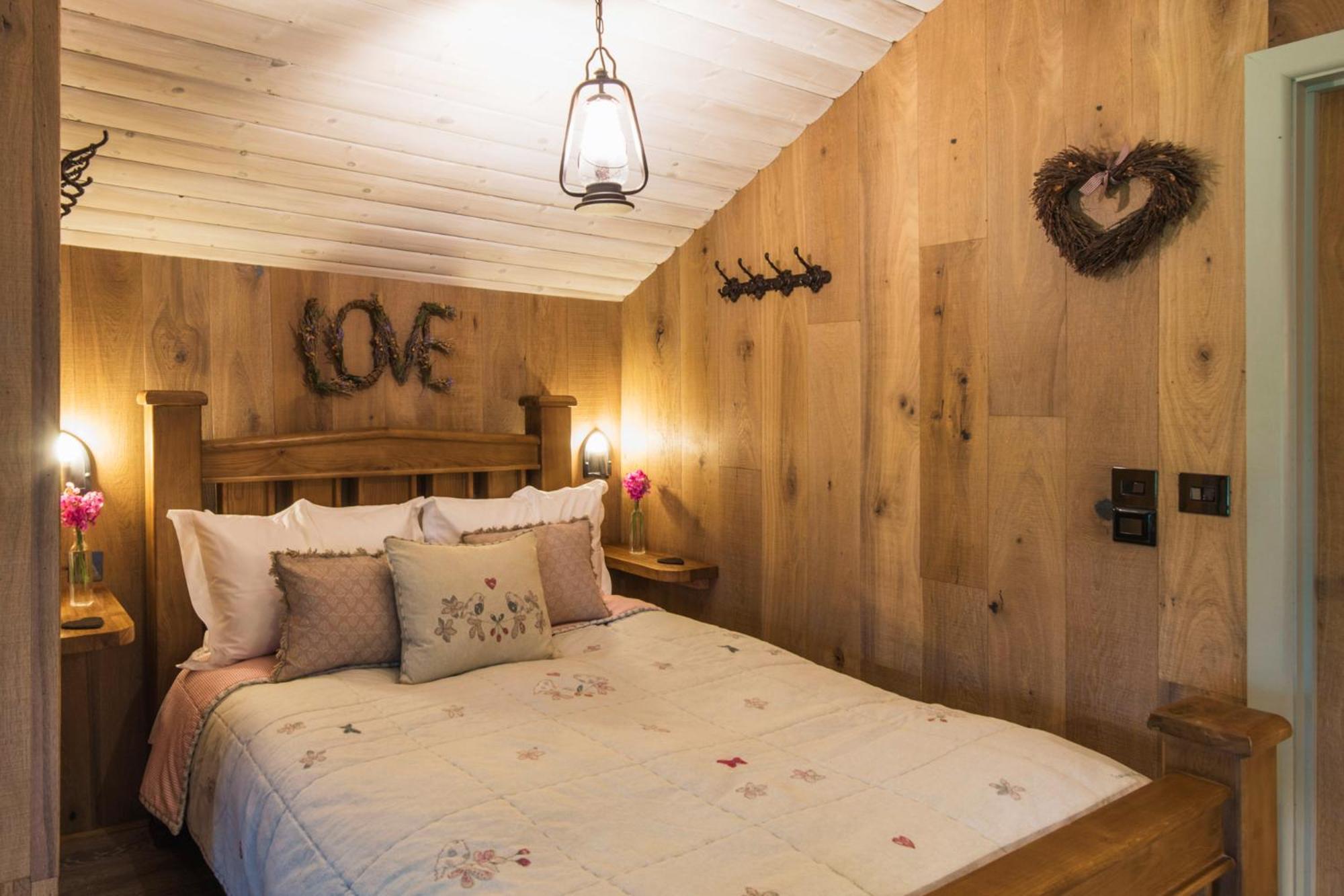 The Treehouse At Salcombe Farm Villa Exterior photo